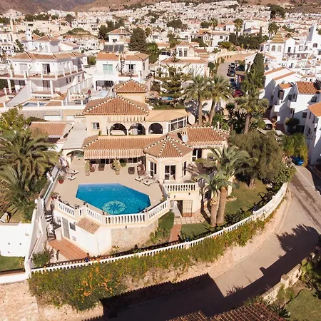 Casa Primavera. Vila *